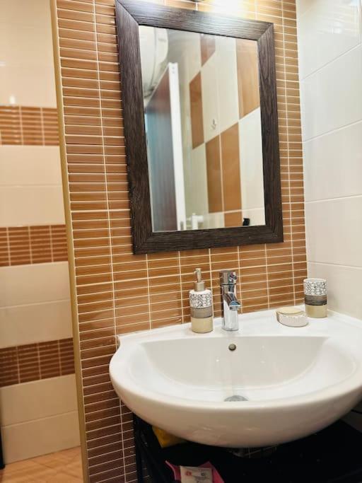 Student Town 1Bdr Apt Sofia Luaran gambar